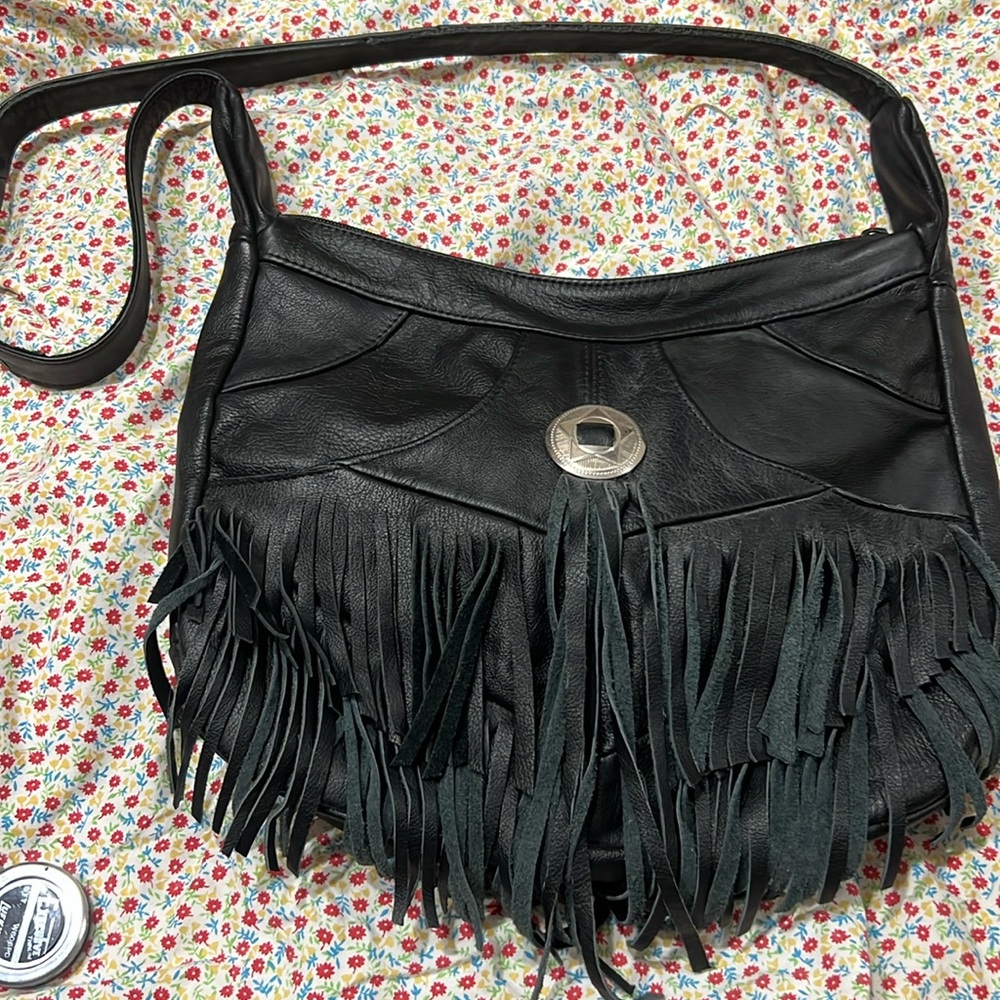 VINTAGE FRINGED BLACK LEATHER BAG